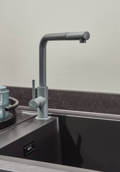 Mitigeur assorti à la cuisine design au Bouscat